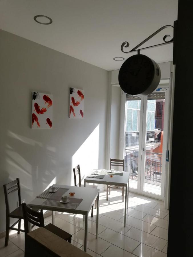 Binario 3 Bed and Breakfast Eboli Exteriör bild