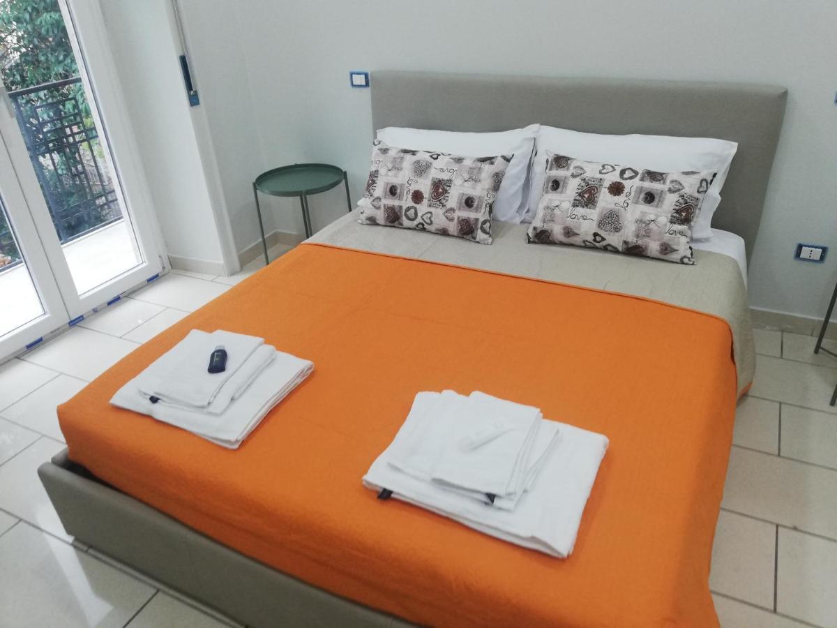 Binario 3 Bed and Breakfast Eboli Exteriör bild